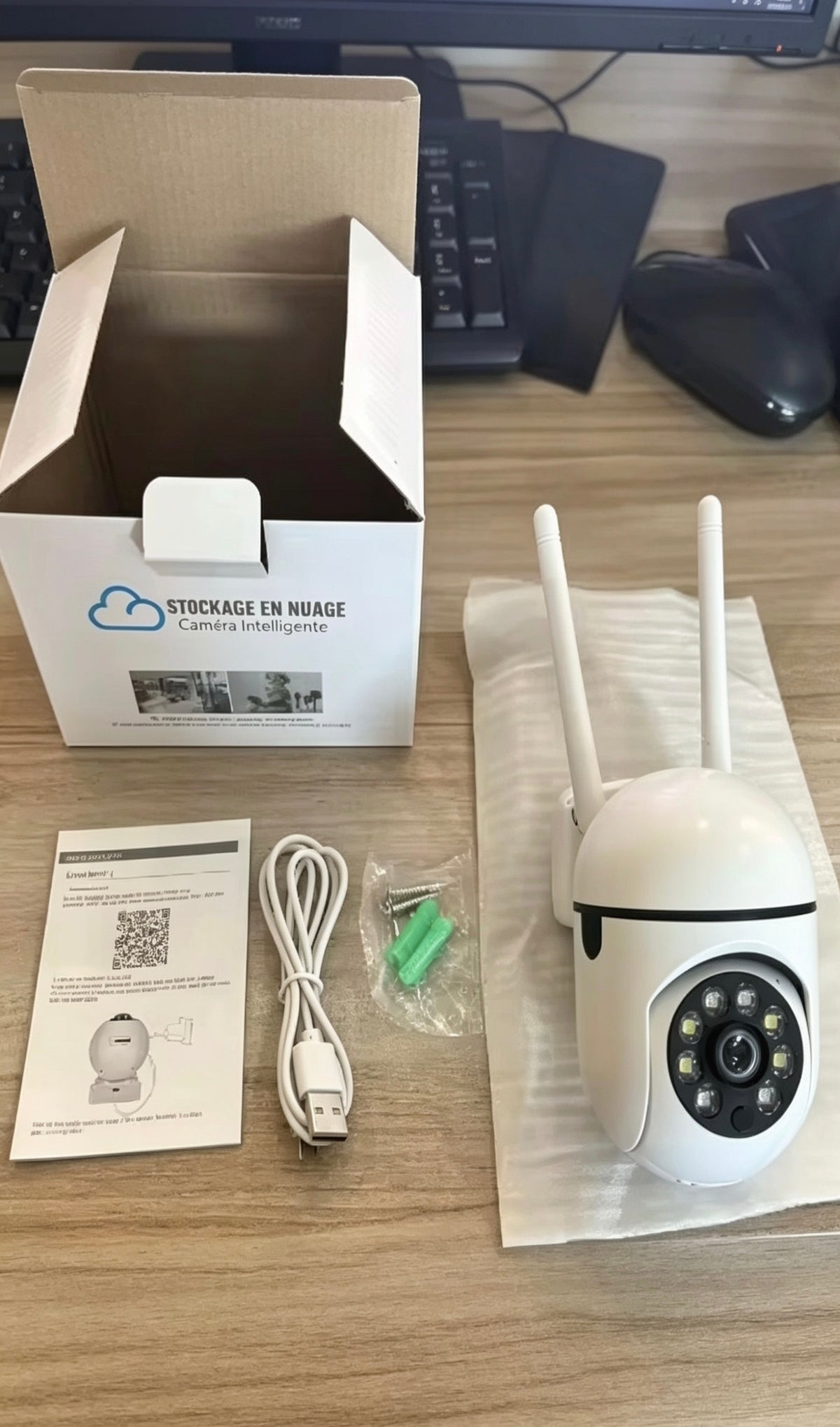 Caméra de Surveillance 360° WiFi – Vision Nocturne & Alarme Intelligente.